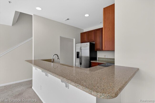 Building Photo - 3255 Camden Dr