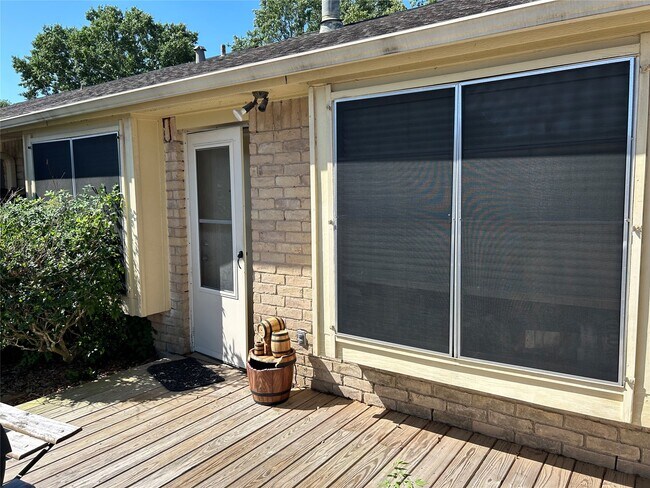 Building Photo - 3918 Laura Leigh Dr