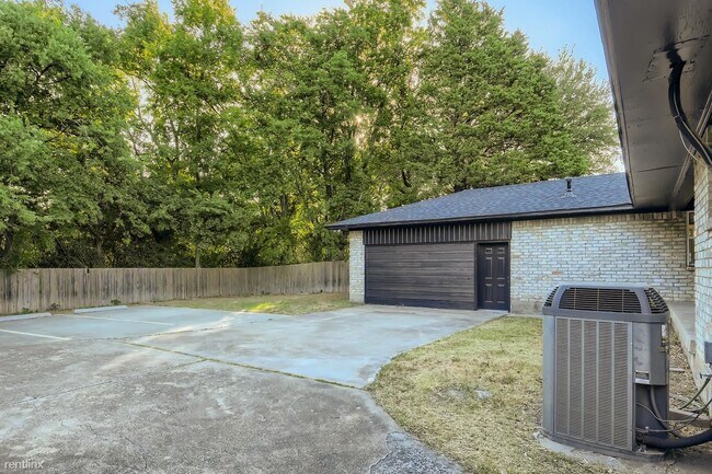 Building Photo - 4 br, 2 bath House - 11251 Mccree Road Sty...