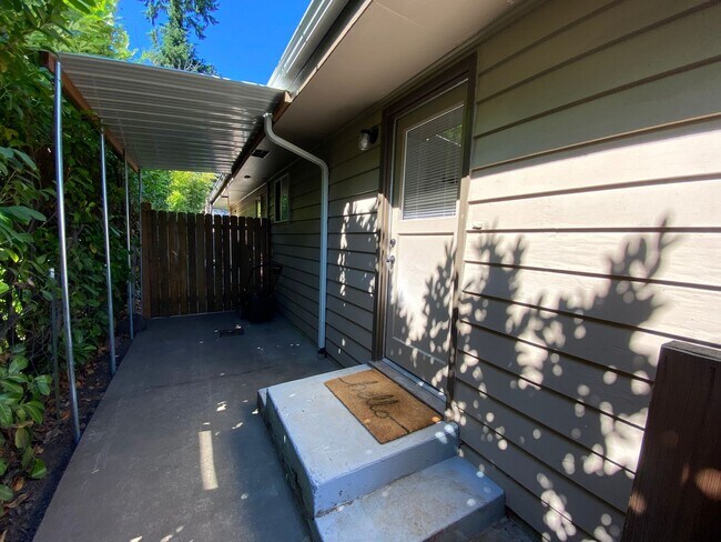 Building Photo - 355irv