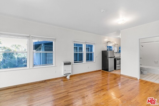 Building Photo - 26 Breeze Ave