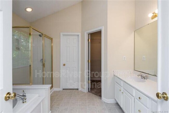 Building Photo - 9706 Ashburton Dr