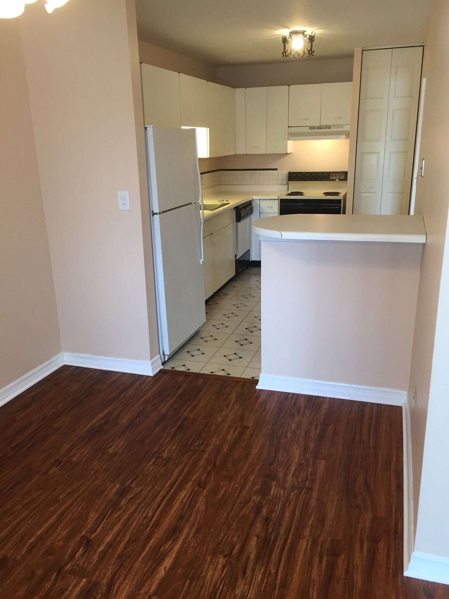 Building Photo - 6 Villa Verde Dr