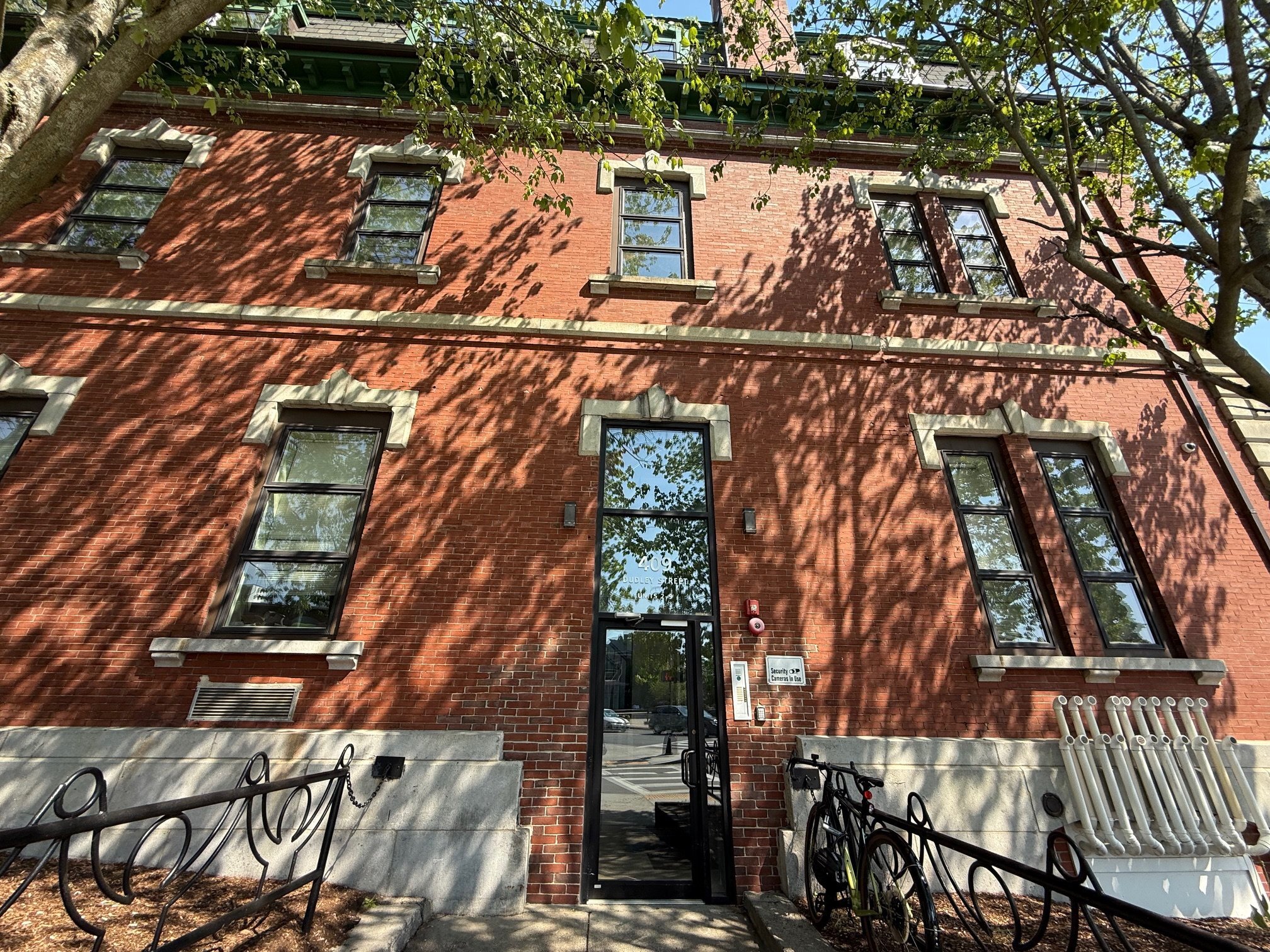 Building Photo - 409 Dudley St