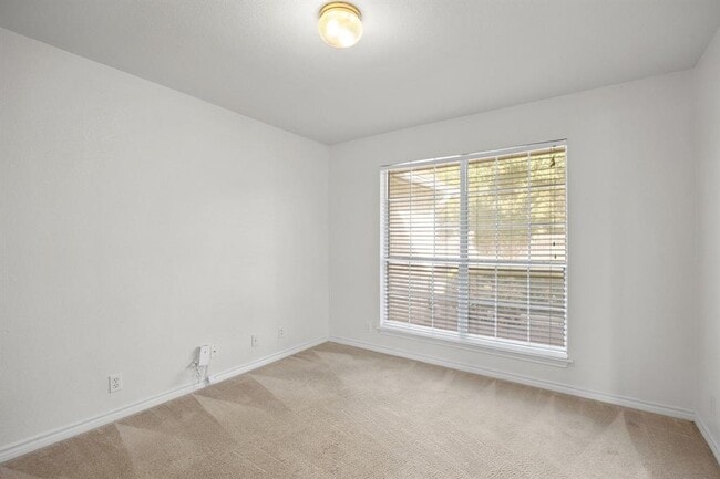 Building Photo - 8741 Lemens Spice Trail