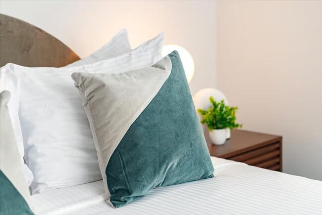 Building Photo - 1701 Alton Rd