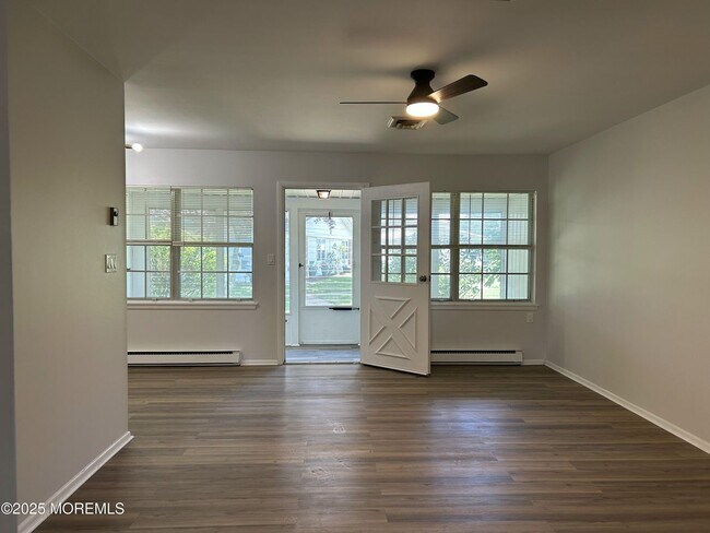 Building Photo - 1174 C Clydebank Ct-1174