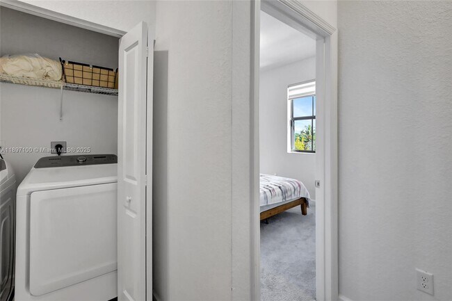 Building Photo - 20492 NW 4th Ave