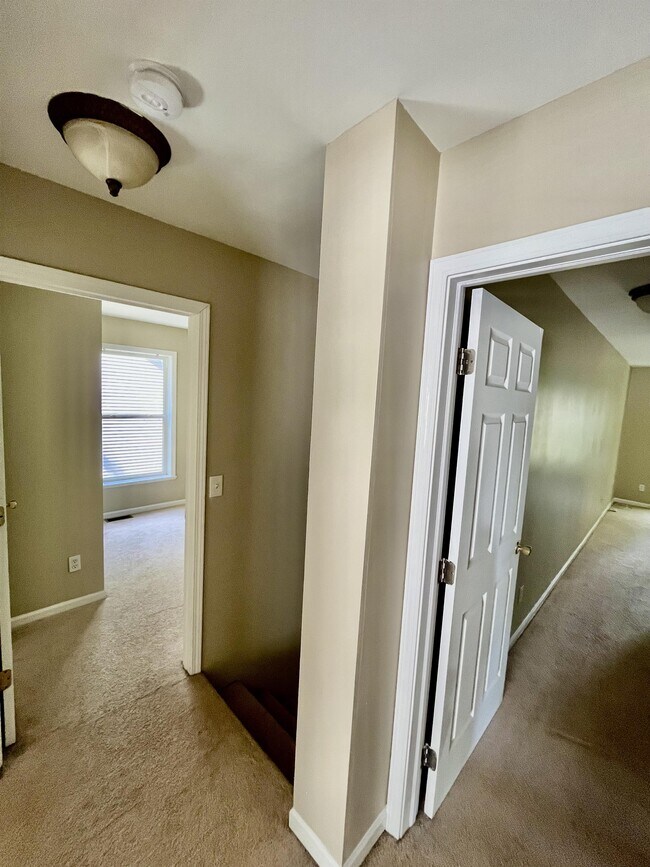 Building Photo - 911 Old Hickory Ln