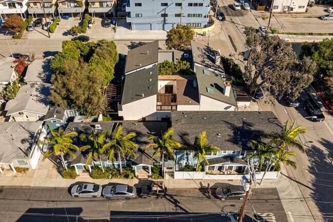 Building Photo - 2008-2020 Strongs Dr