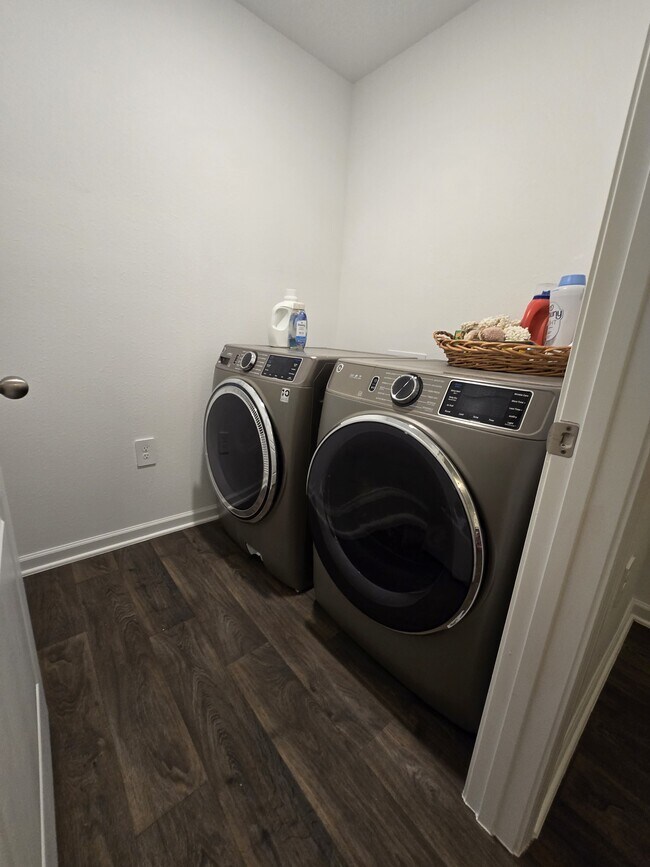 Building Photo - 108 Landing Blvd