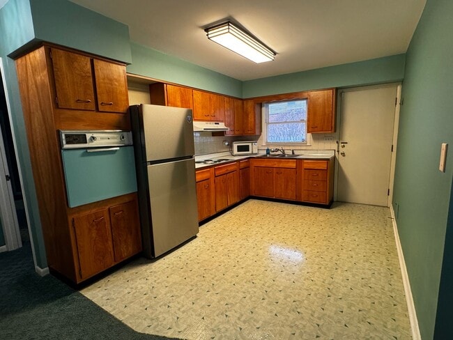 Building Photo - One Bedroom Apartment Downtown Corbin, KY