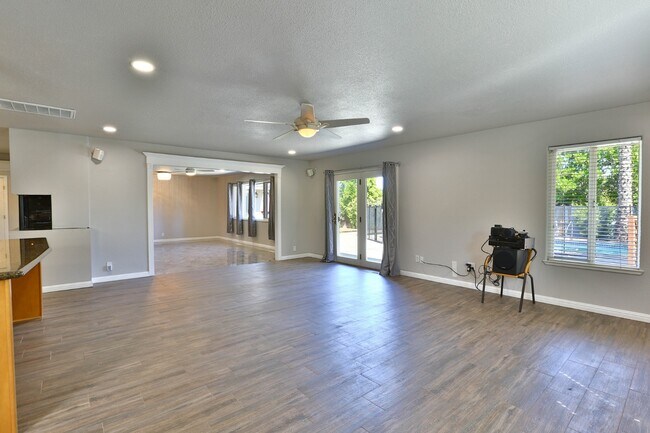 Building Photo - Saratoga single story home with Pool, and open Concept Living