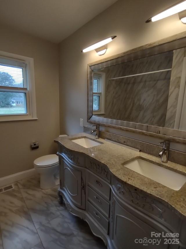 Building Photo - 5027 Dogwood Pl