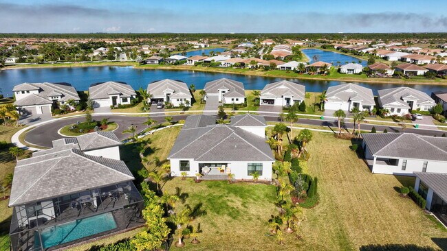 Building Photo - 11460 SW Pietra Wy