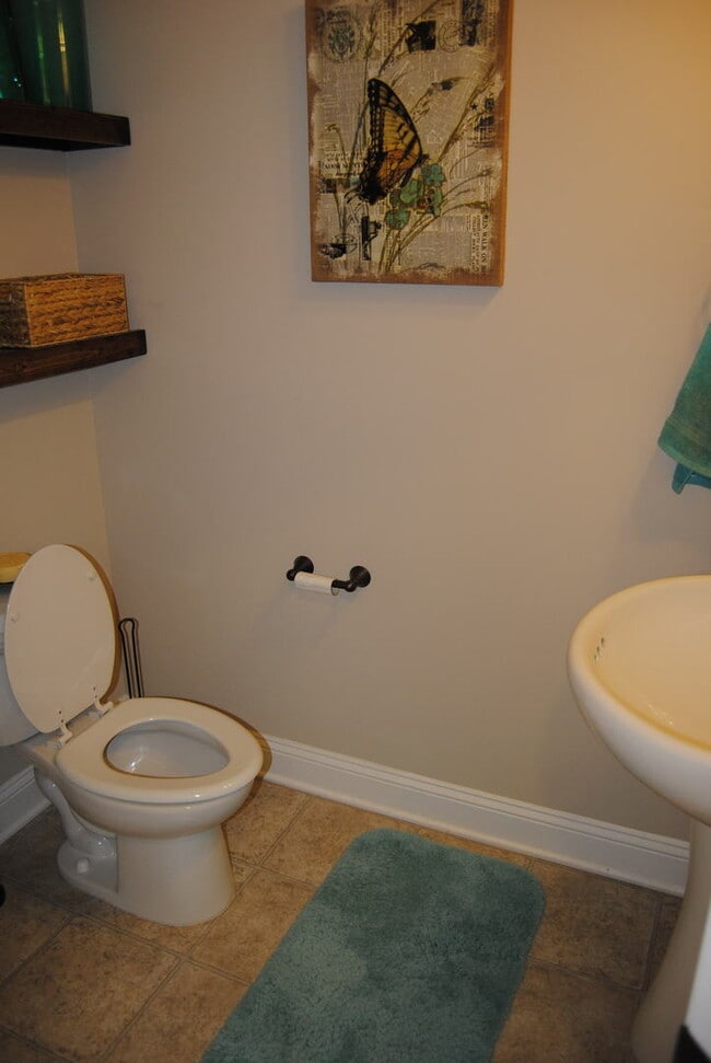 Building Photo - Spacious 4-Bedroom Home with Loft, New Carpet & Private Cul-de-Sac Location