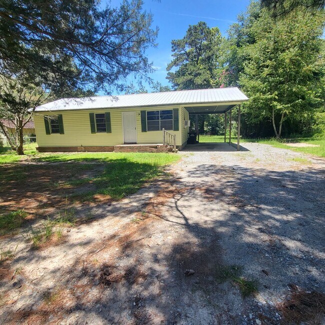 Building Photo - 302 Larsen St