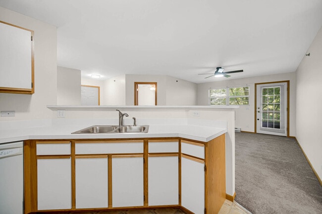 Building Photo - 300 Cunat Blvd
