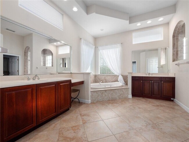 Building Photo - 488 Chelsea Ave