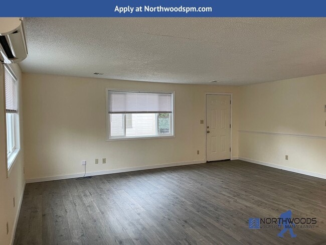 Building Photo - Very Nice 2 Bedroom 2 Bath Front duplex-All Utilities Include except Power