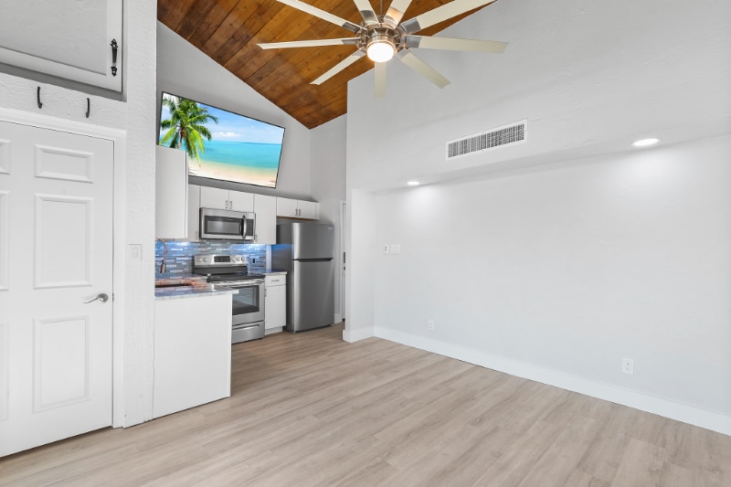 Building Photo - 2077 Corner Lake Dr