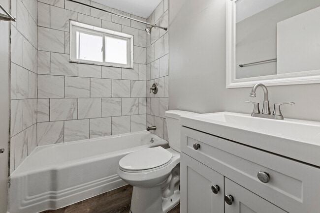 Building Photo - 3892-98 Brittany Circle - 3894