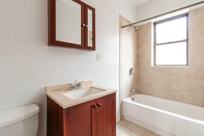 Building Photo - 640 W Cornelia Ave