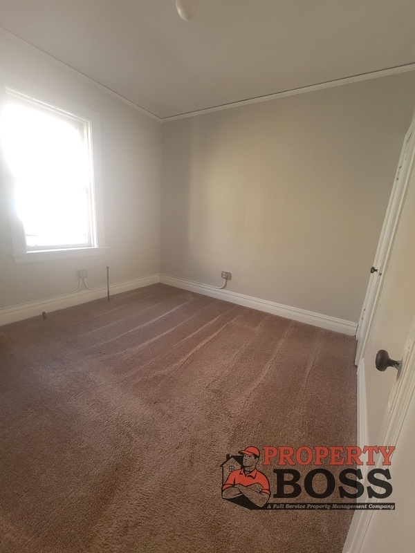 Building Photo - 1325 Marshall St