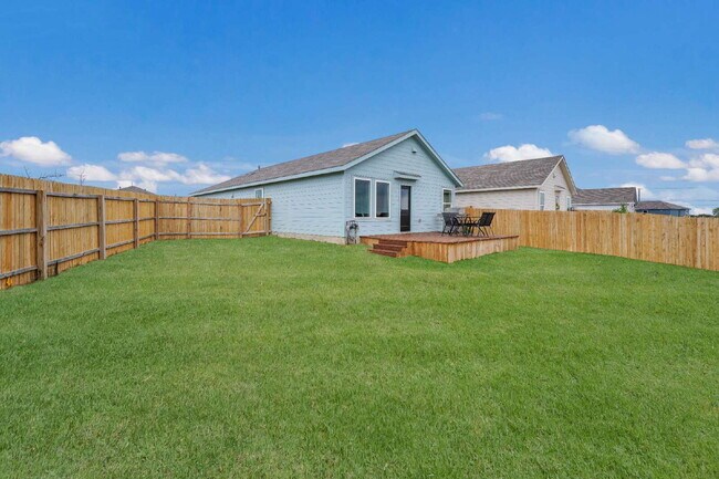 Building Photo - "NO RENT UNTIL SEP 1! Charming 4-Bedroom Oasis with 2 Full Baths in Converse - 1500 Sq Ft of Comf...
