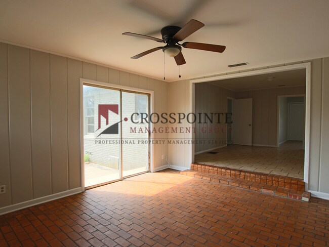 Building Photo - Coming Soon! 3 Bed 1.5 Bath Home Near TJC!