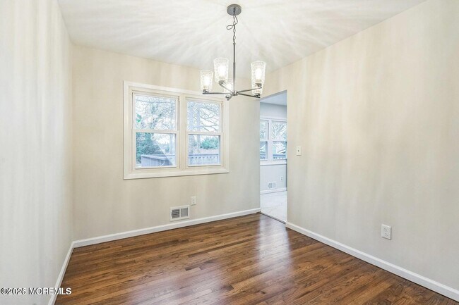 Building Photo - 1575 Deer Hollow Dr