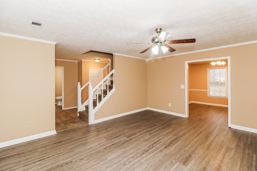 Building Photo - 1551 Willow Creek Ct