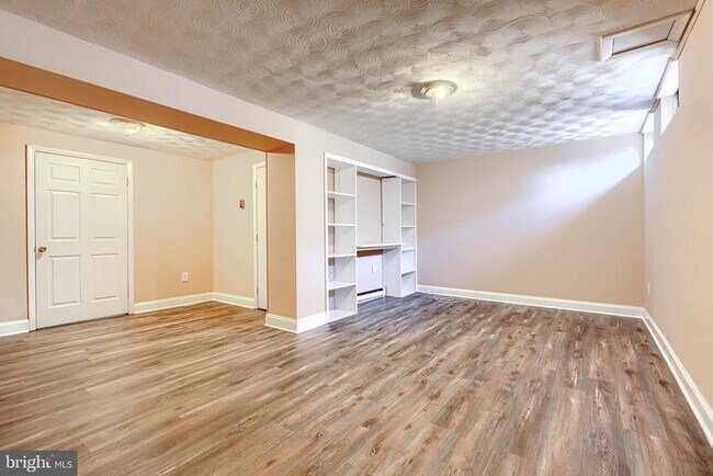 Building Photo - 12321 Boncrest Dr