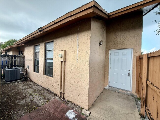 Building Photo - 6703 NW 192nd Terrace