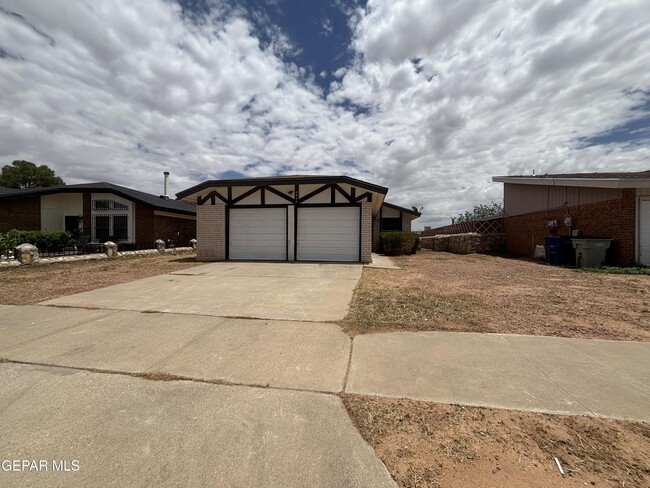 Primary Photo - 10944 Babe Ruth St