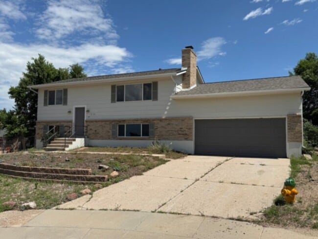 Primary Photo - Fabulous bi level home in Vista Grand Terrace