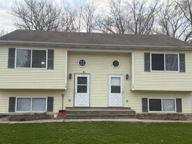 Building Photo - 122 Jeffrey St