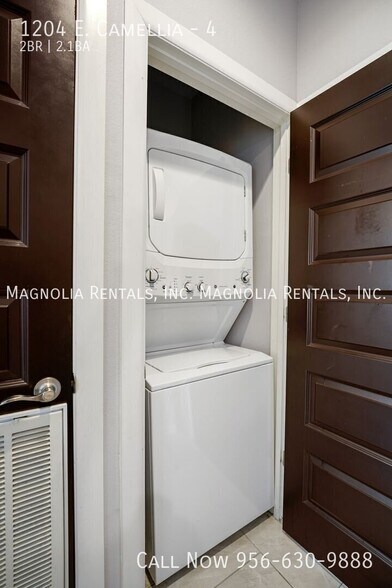 Building Photo - 1204 E. Camellia-4