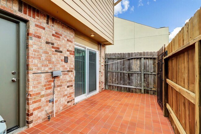 Building Photo - 2501 Bering Dr