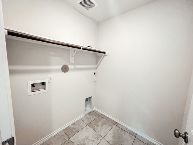 Building Photo - 5727 Pampus Prairie Rd
