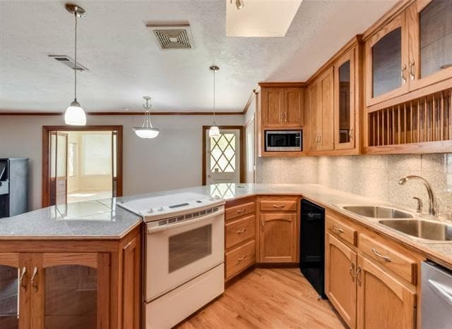 Building Photo - 5533 King Dr