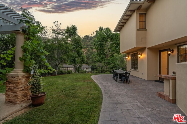 Building Photo - 3697 Benedict Canyon Ln