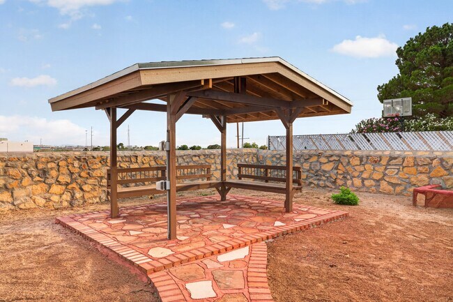 Building Photo - 11301 Gene Sarazen Dr