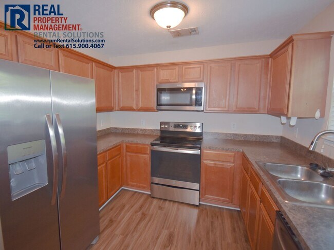 Building Photo - Wonderful 2 story 3BD/2.5BA home in LaVergne w/ attached garage!