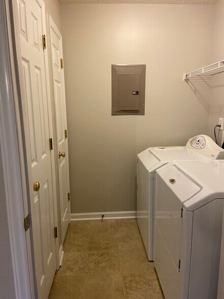 Building Photo - 213 Timberline Ridge Ct