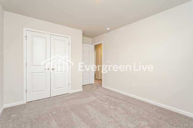 Building Photo - 5585 Hydrangea St