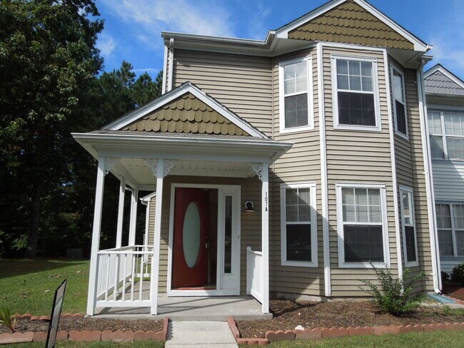 Building Photo - York County Tabb District Townhome.