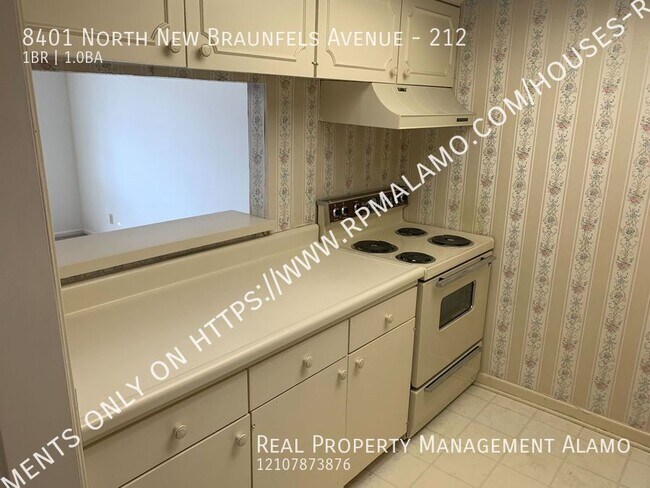 Building Photo - 8401 N New Braunfels Ave