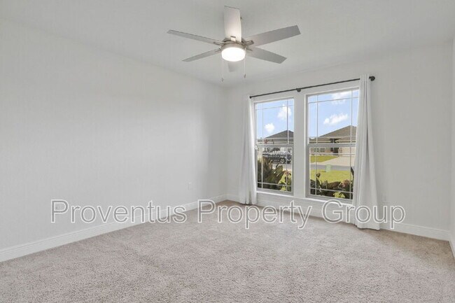 Building Photo - 2419 Privet Berry Dr