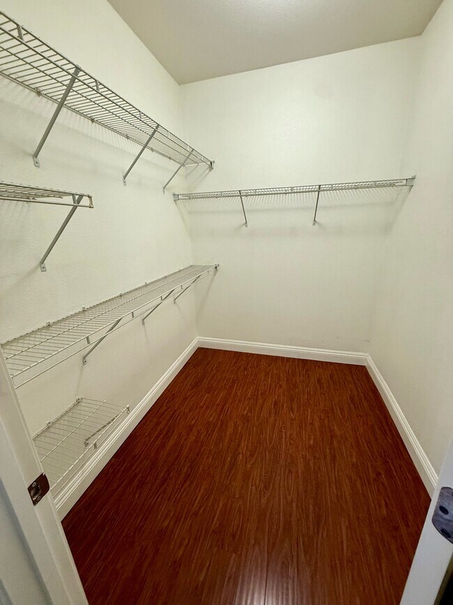 Building Photo - 5443 Washoe St